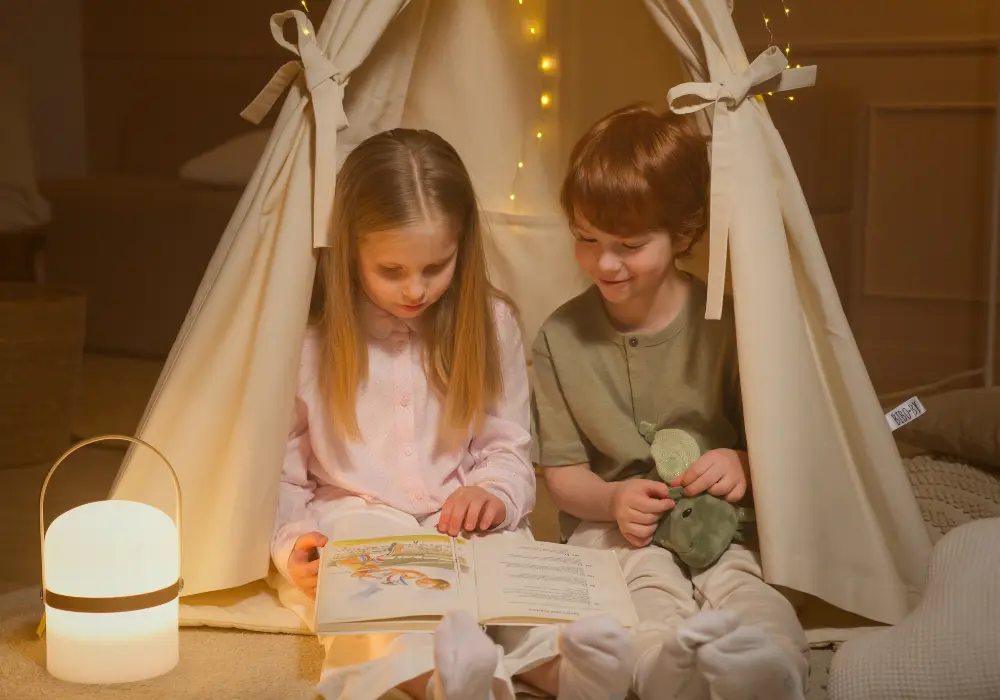 Wie man die Beleuchtung für ein Kinderzimmer gestaltet und eine Lampe auswählt.